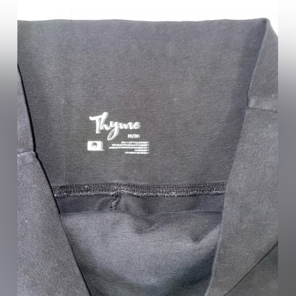 Thyme Maternity Black Capri Leggings - Picture 4 of 5